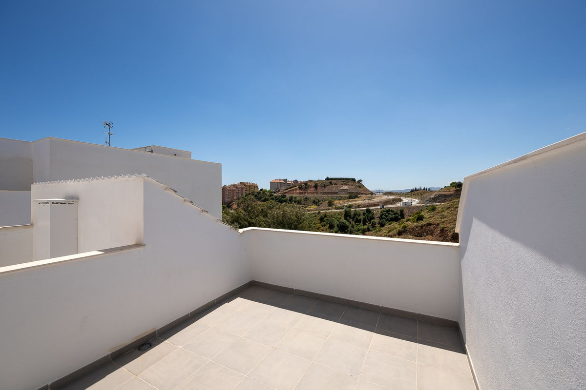 3 Bedroom Penthouse in Fuengirola - Photo 11