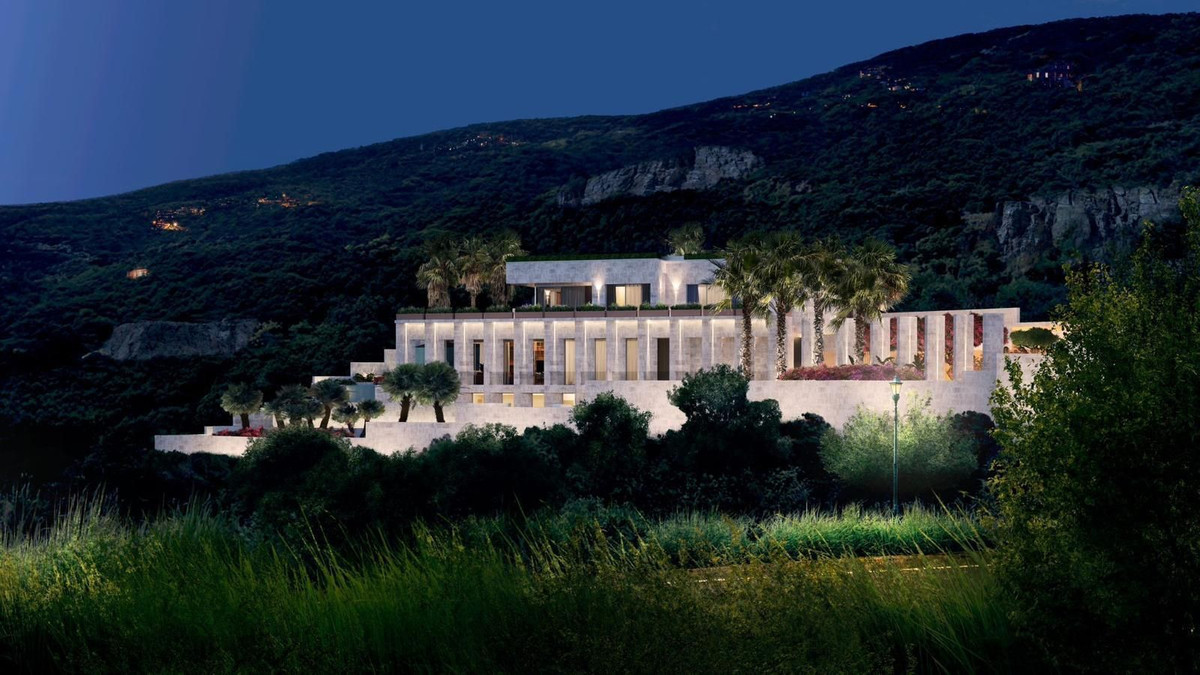 4 Bedroom Villa in San Roque - Photo 3