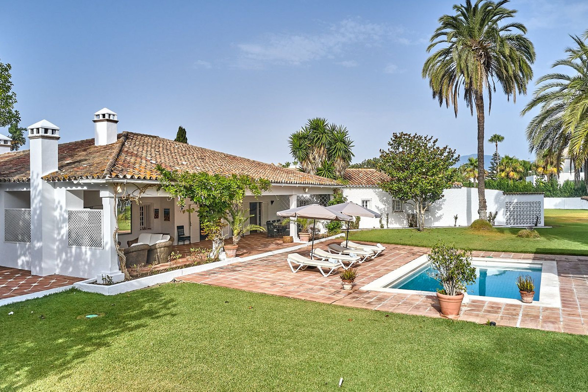 7 Bedroom Villa in San Pedro de Alcántara - Photo 3