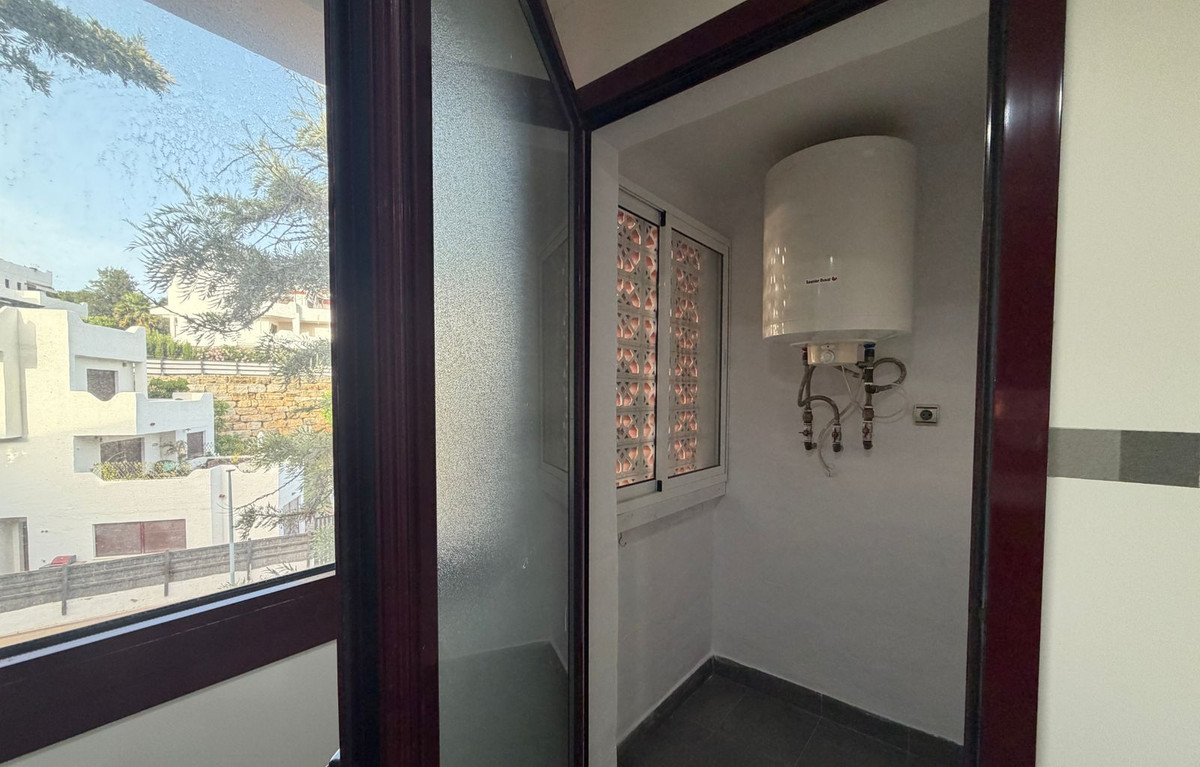 2 Bedroom Penthouse in Casares - Photo 20
