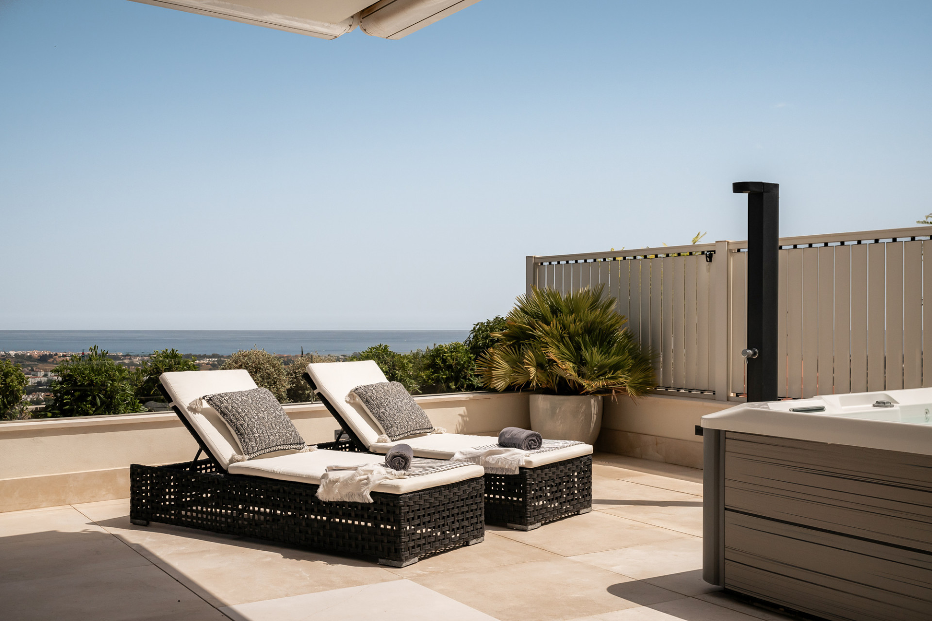 3 Bedroom Apartment in Benahavís - Photo 6