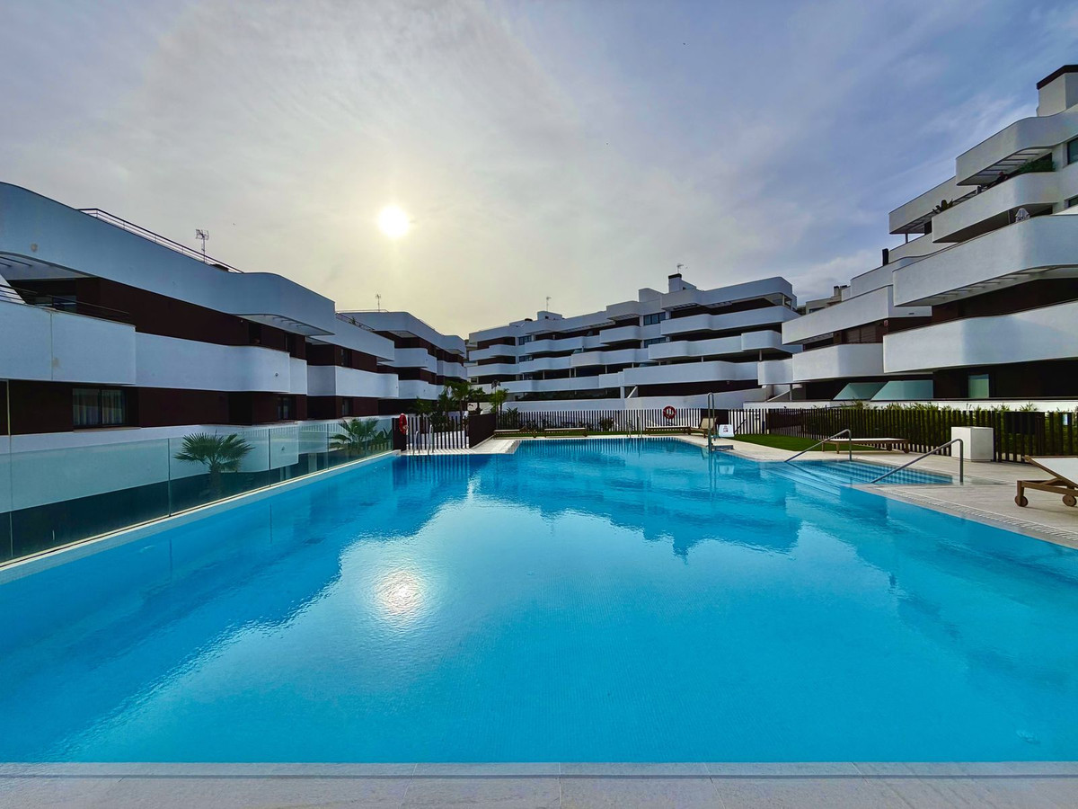 2 Bedroom Apartment in Estepona - Photo 36