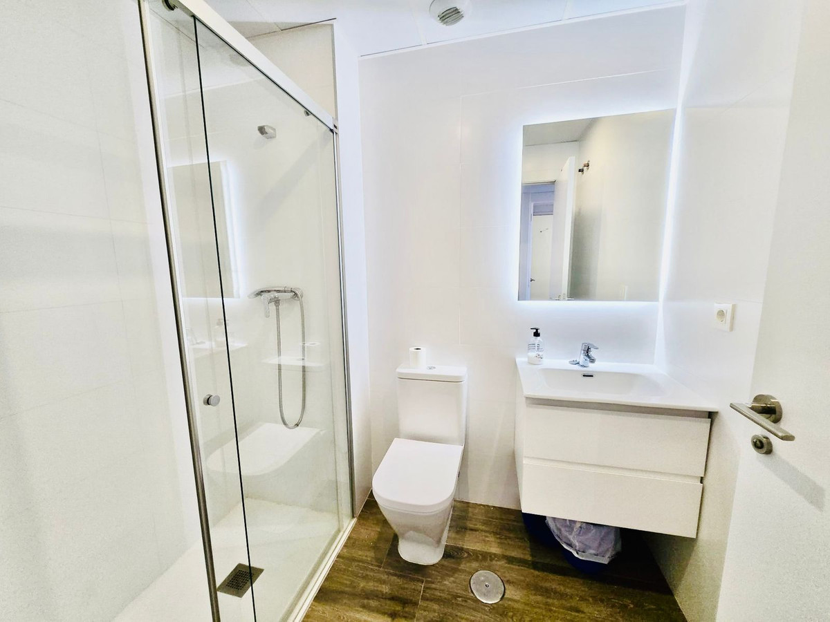 3 Bedroom Apartment in Marbella - Photo 5