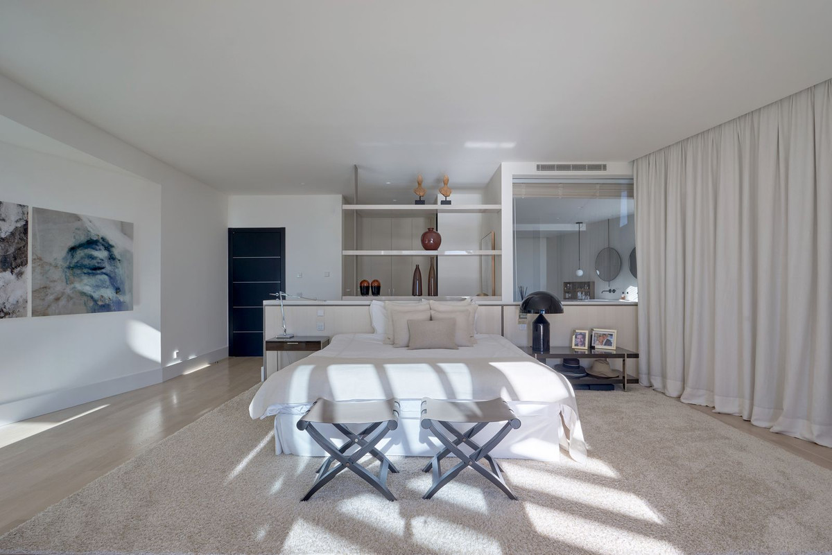 4 Bedroom Villa in Marbella - Photo 33