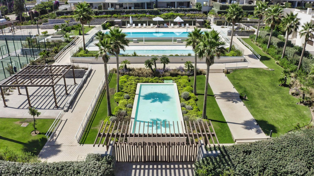 3 Bedroom Apartment in Estepona - Photo 30