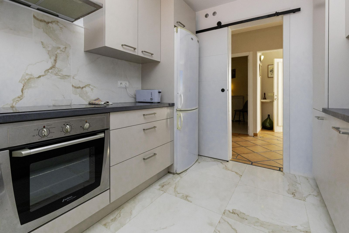 3 Bedroom Townhouse in Marbella - Photo 13