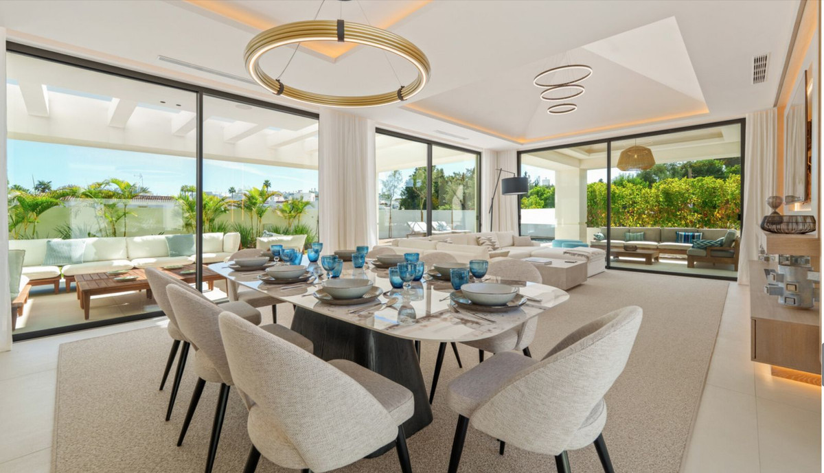 5 Bedroom Villa in San Pedro de Alcántara - Photo 13