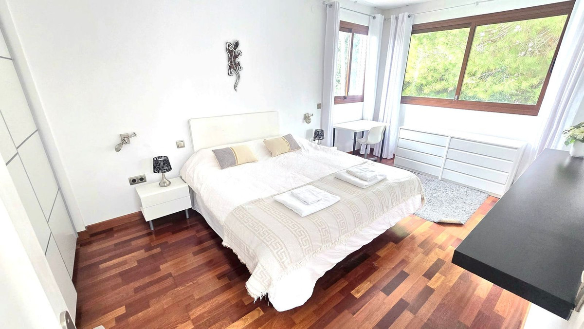 8 Bedroom Villa in Marbella - Photo 19