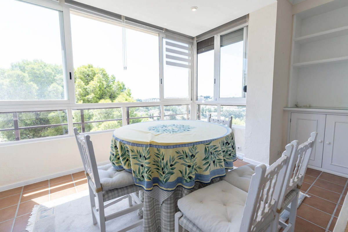 2 Bedroom Apartment in Marbella - Photo 5