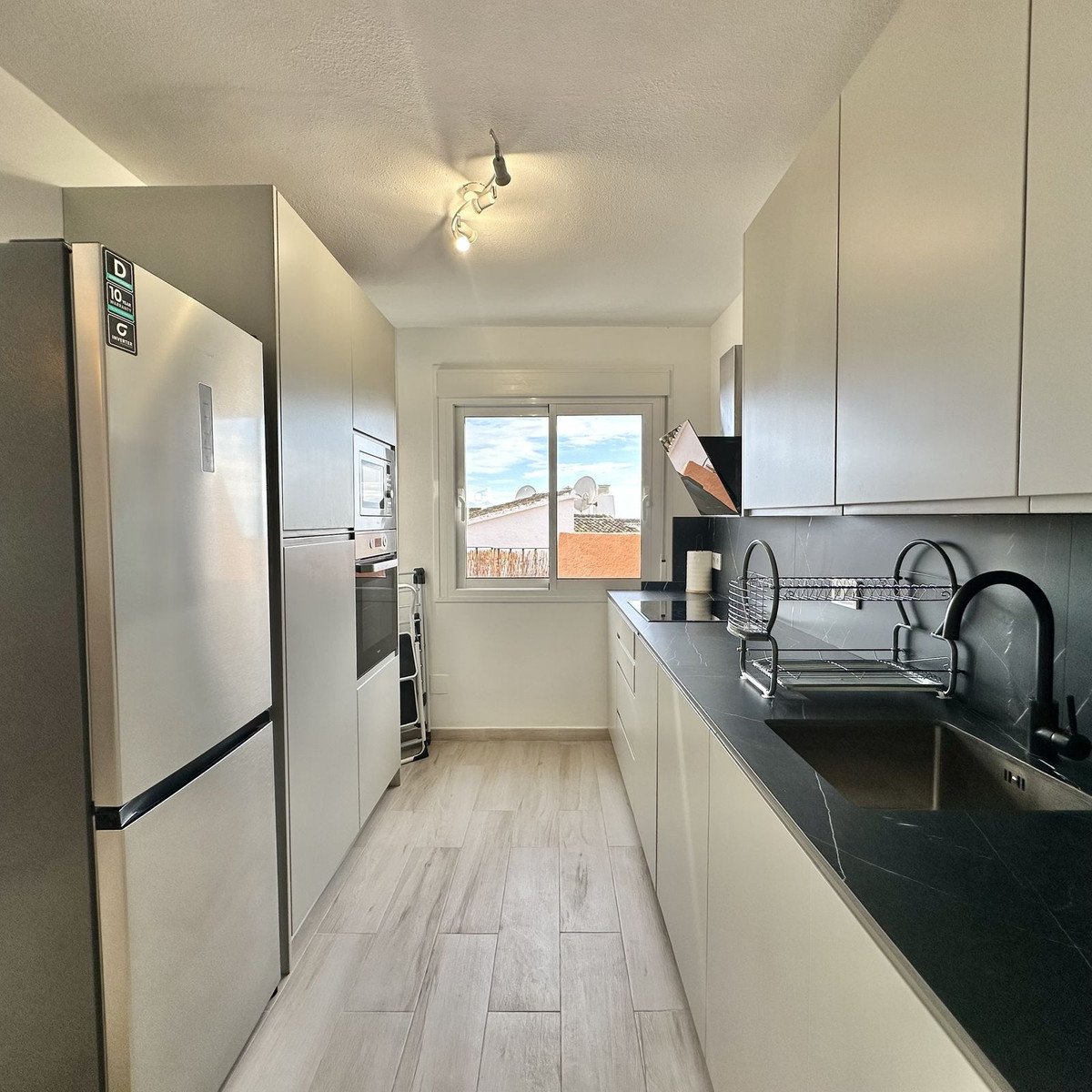 2 Bedroom Apartment in Mijas - Photo 13