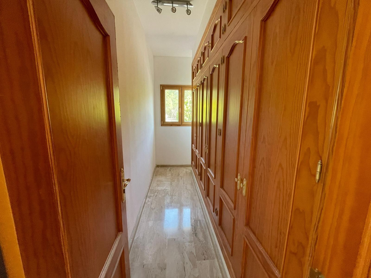 5 Bedroom Villa in Mijas - Photo 20