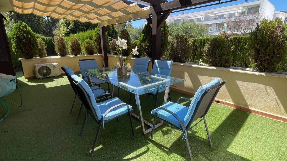 Apartment in Elviria