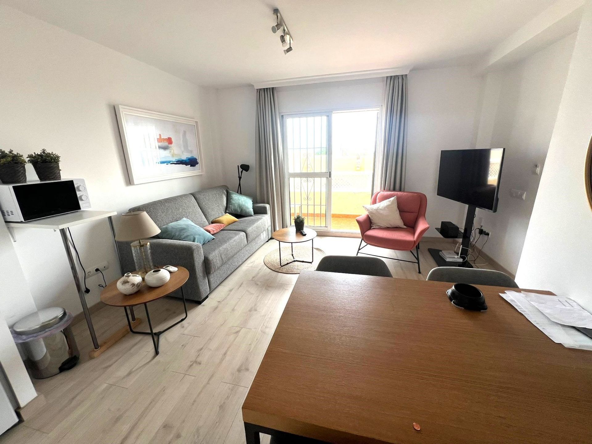 2 Bedroom Apartment in Fuengirola - Photo 3
