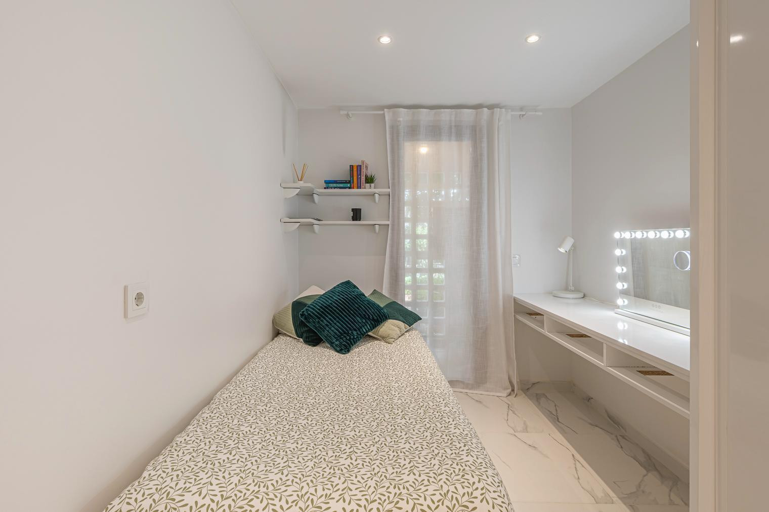 3 Bedroom Apartment in Marbella - Photo 11