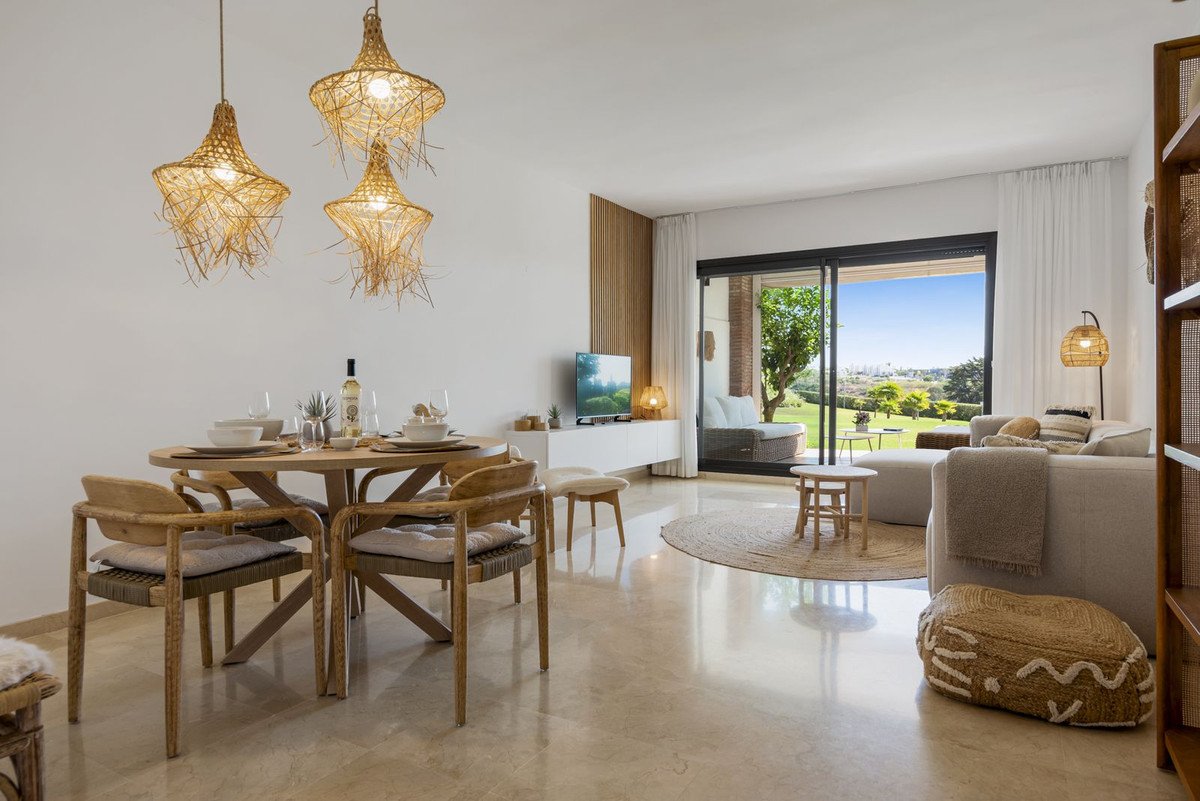 3-bedroom apartment with pool in Malaga, Spain – Photo 5