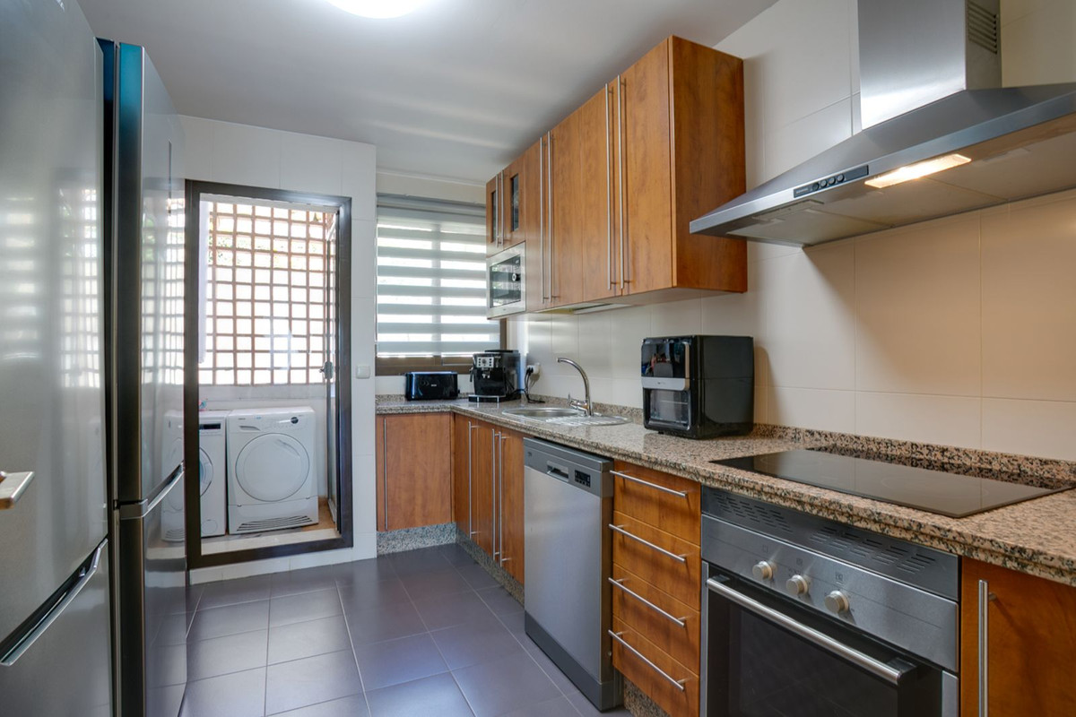 2 Bedroom Apartment in Casares - Photo 9