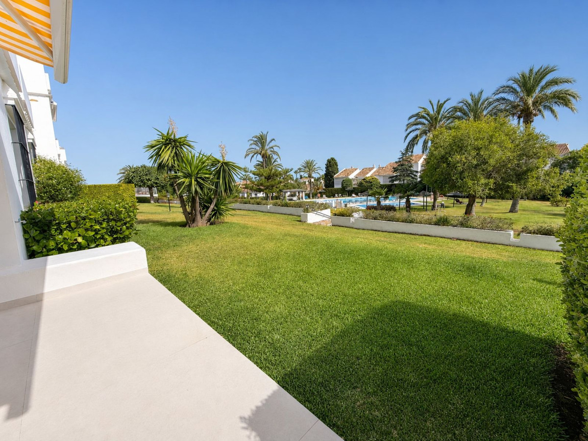 3 Bedroom Apartment in Marbella - Photo 17