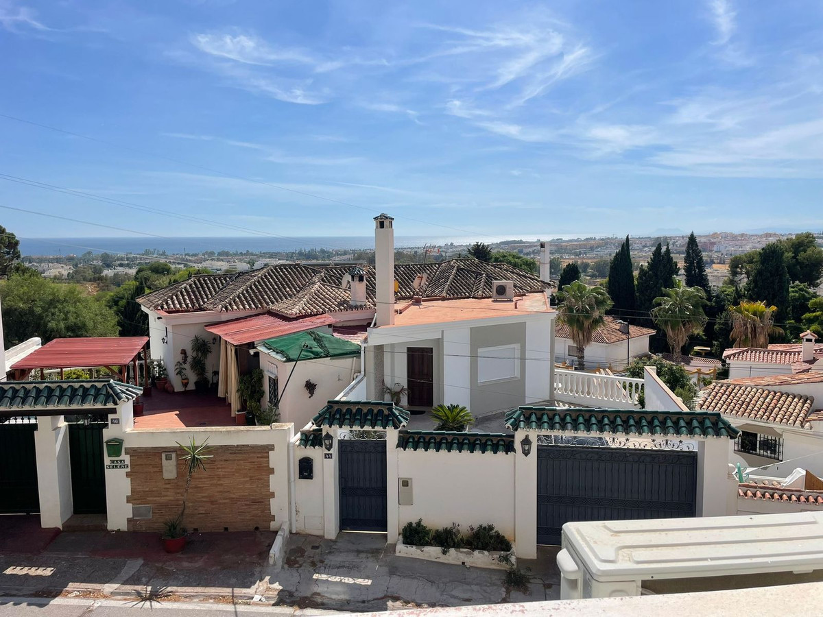 2 Bedroom Apartment in Marbella - Photo 13