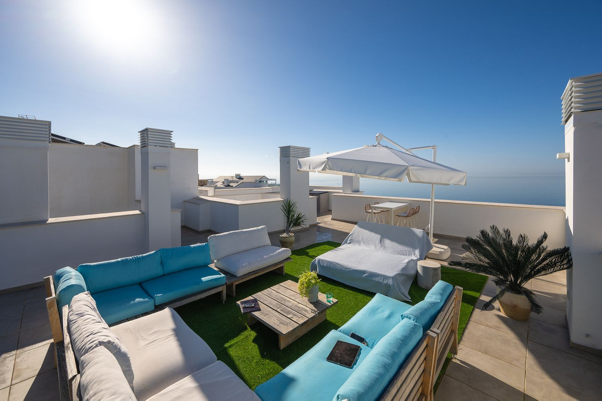 3 Bedroom Penthouse in Benalmádena - Photo 25