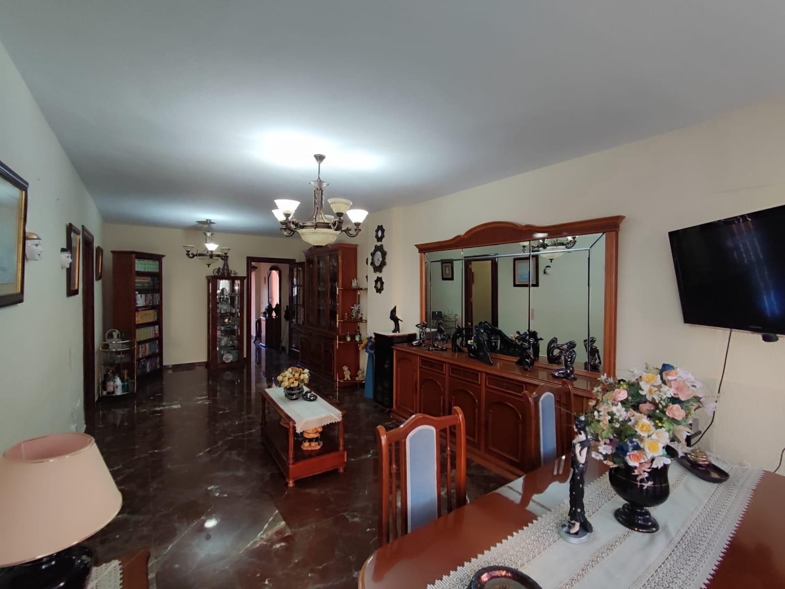 3 Bedroom Apartment in Fuengirola - Photo 8