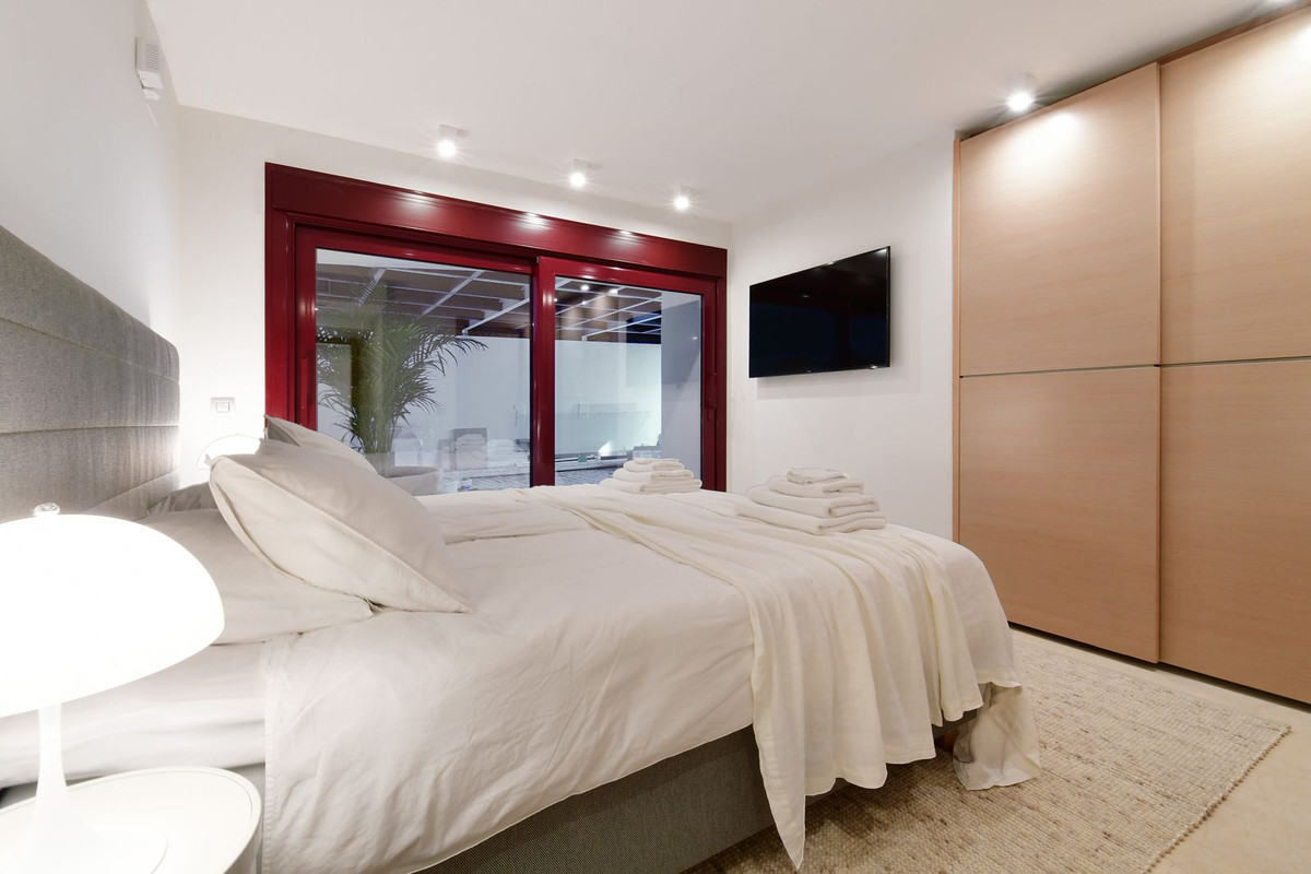 7 Bedroom Villa in Marbella - Photo 42