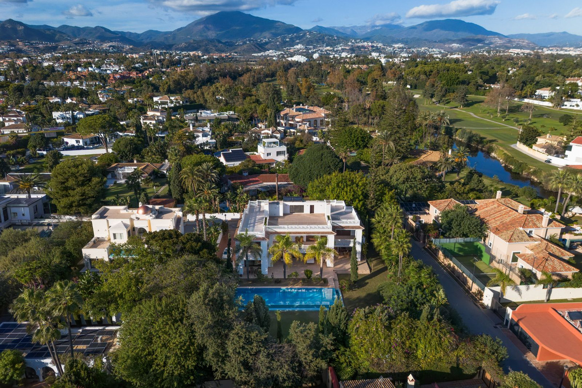 7 Bedroom Villa in San Pedro de Alcántara - Photo 28