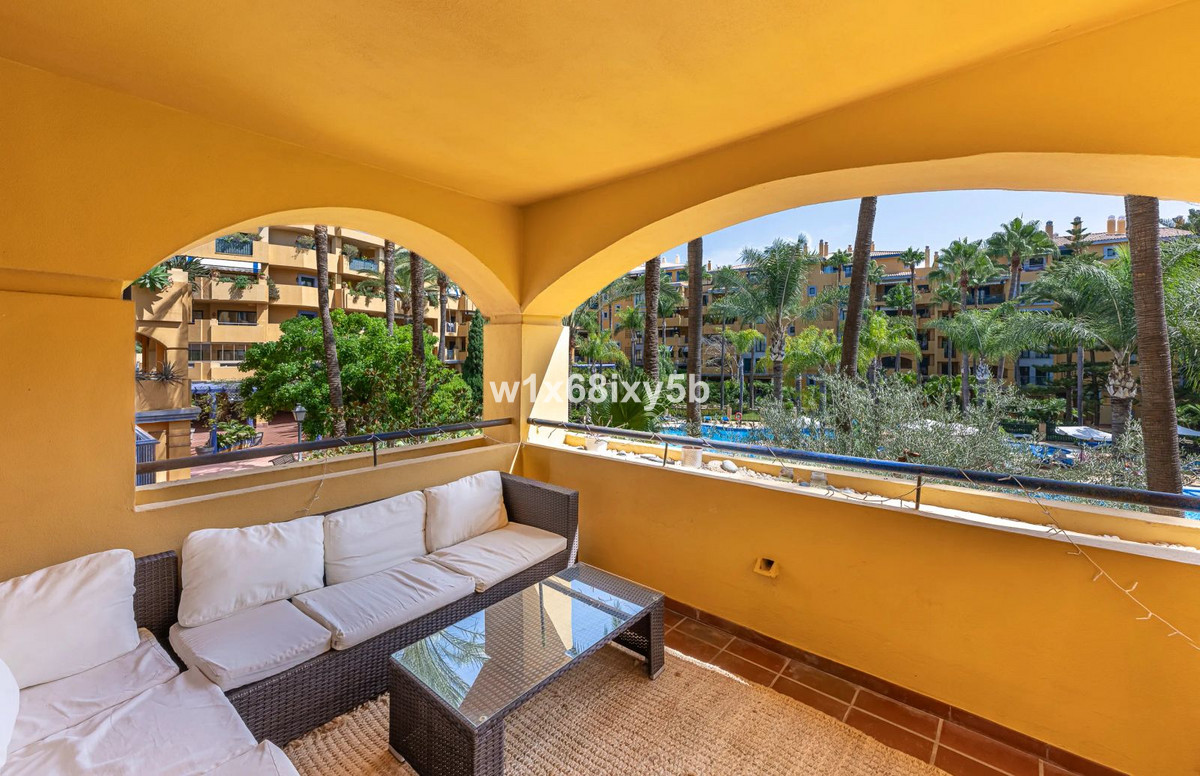 2 Bedroom Apartment in San Pedro de Alcántara - Photo 11