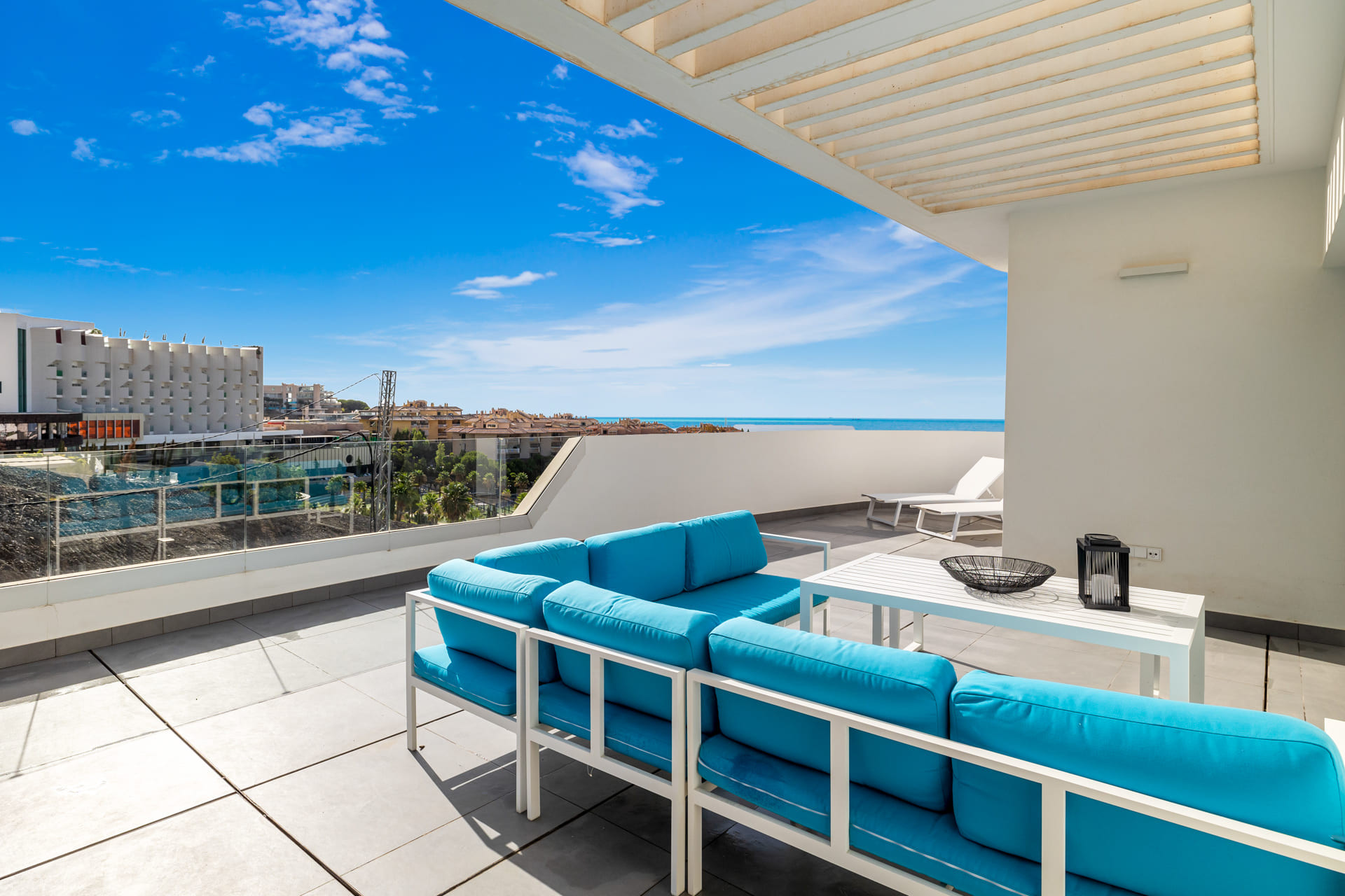 2 Bedroom Penthouse in Benalmádena - Photo 4