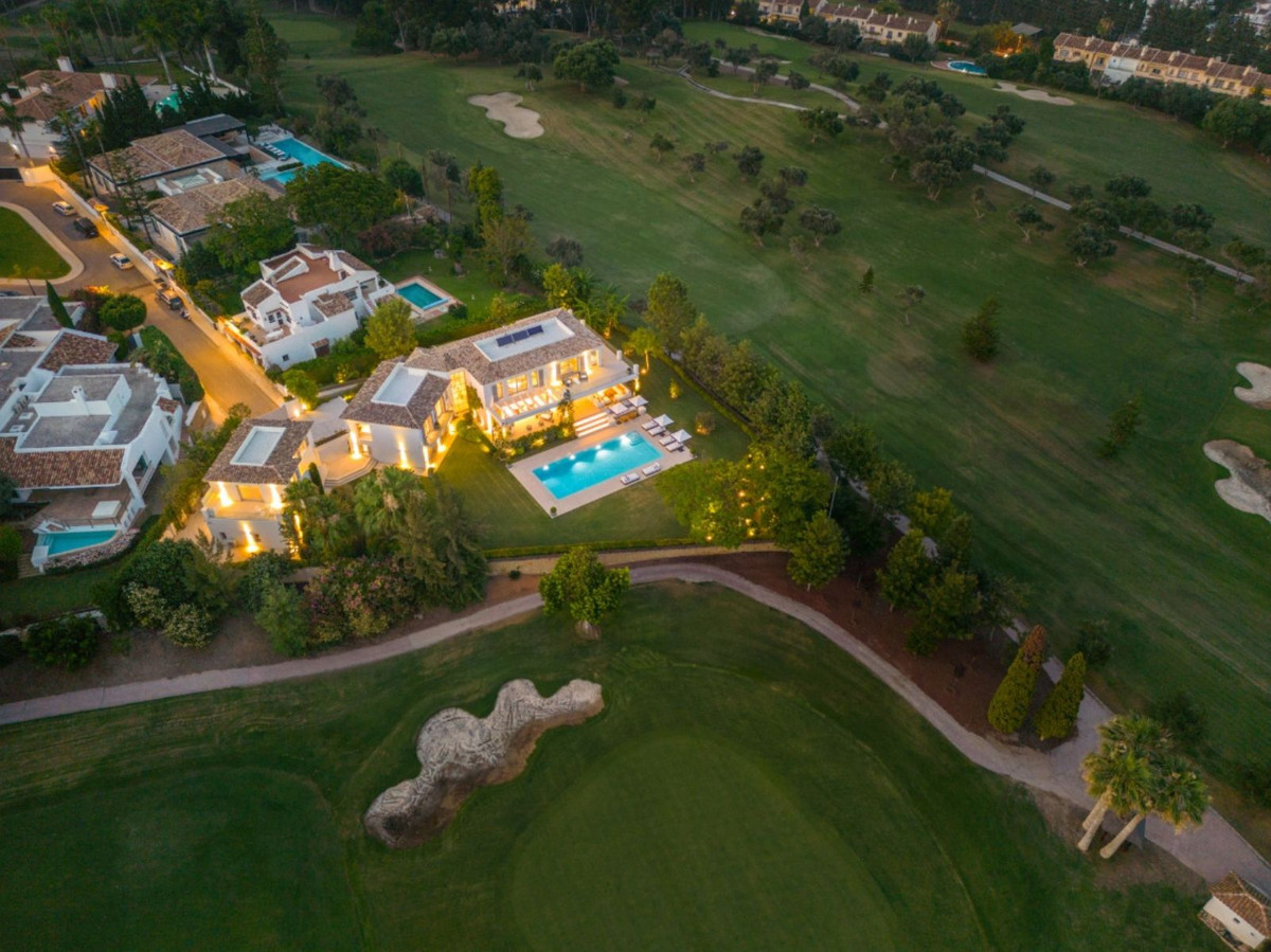 6 Bedroom Villa in Marbella - Photo 31