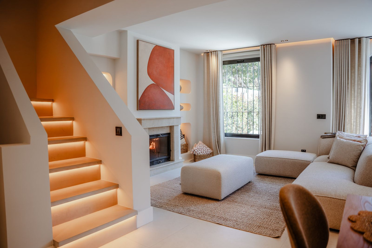 4 Bedroom Townhouse in San Pedro de Alcántara - Photo 20