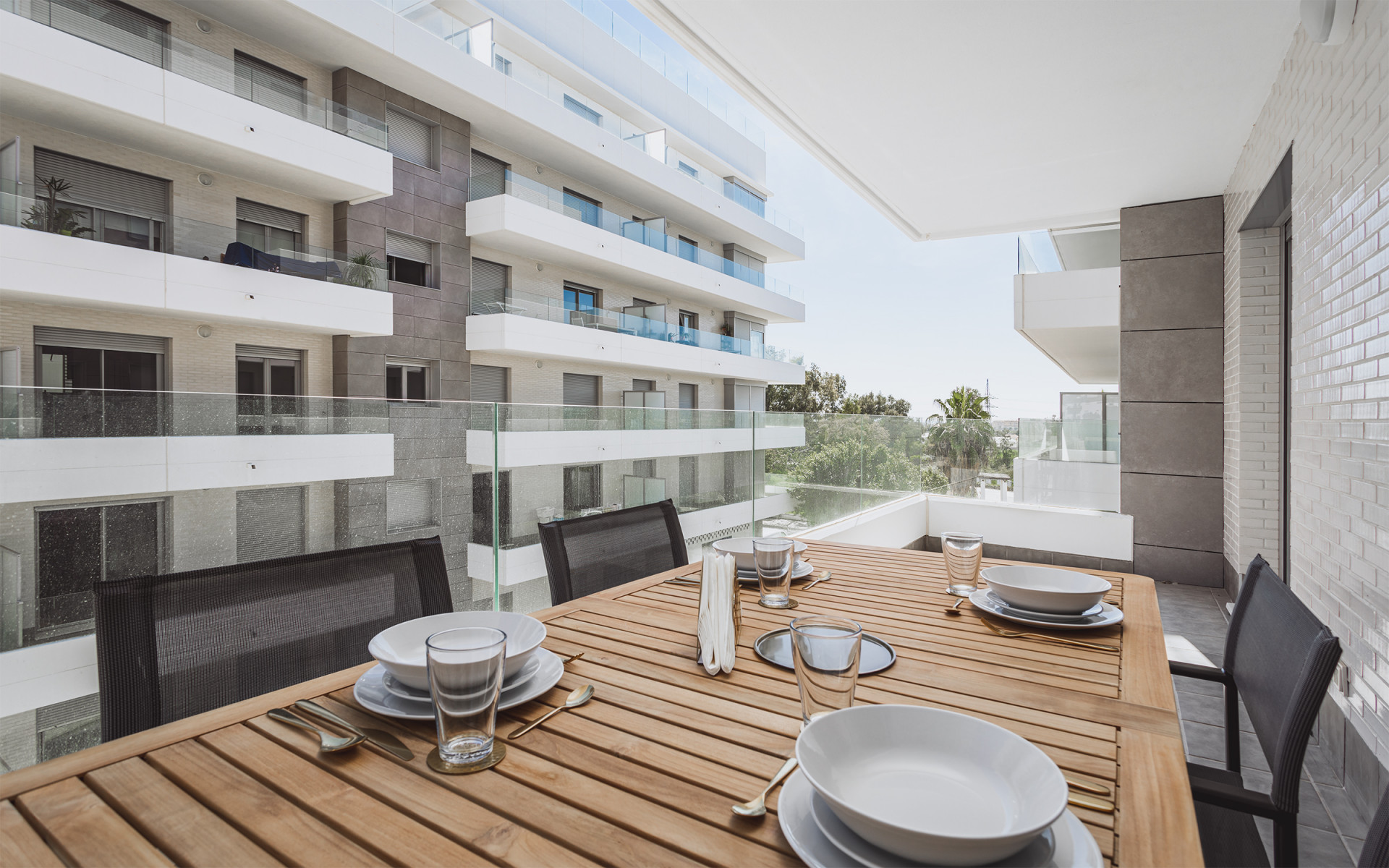 2 Bedroom Apartment in Marbella - Photo 2