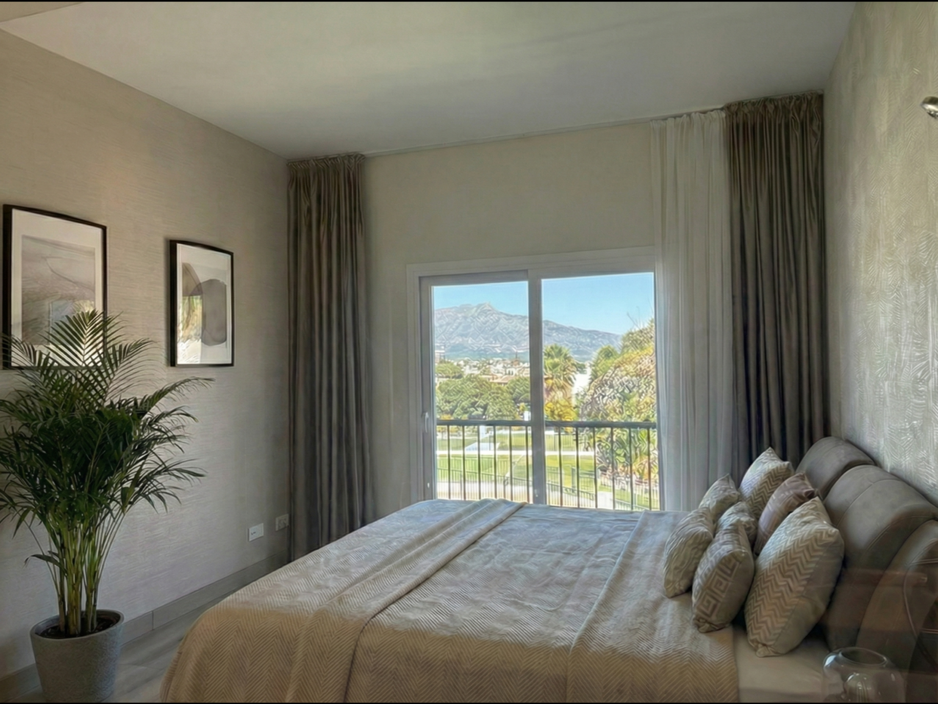 2 Bedroom Penthouse in Benahavís - Photo 9