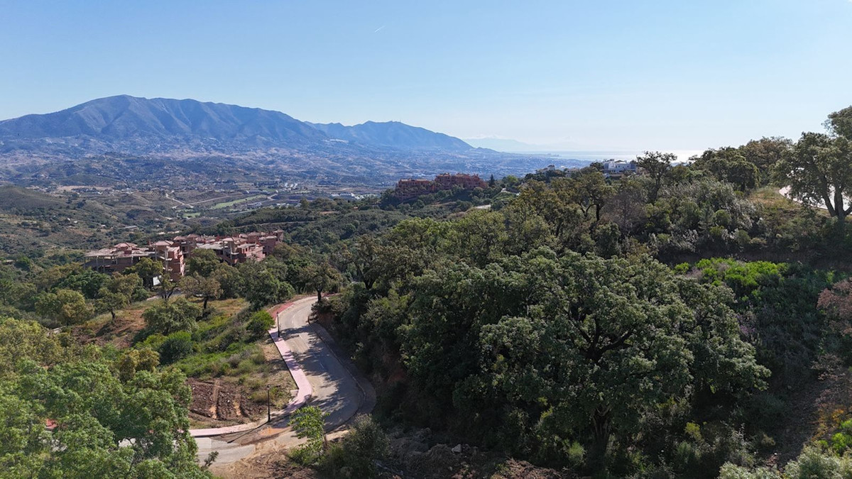 2,141 m² Plot in Marbella - Photo 2