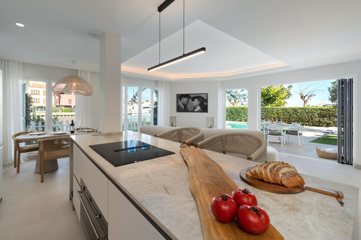 4 Bedroom Villa in Sotogrande - Photo 5