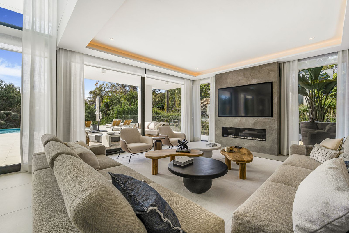 6 Bedroom Villa in Marbella - Photo 16