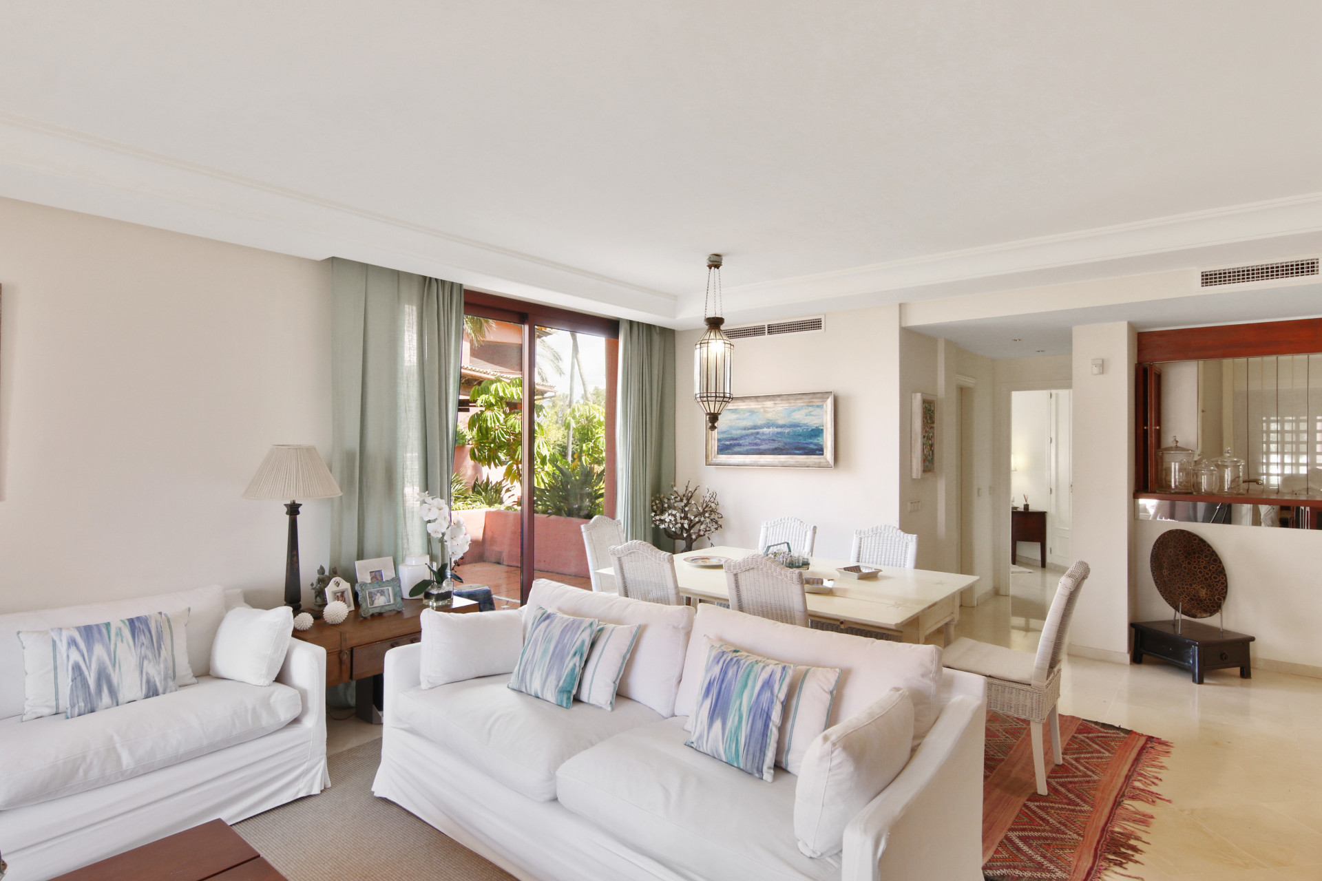3 Bedroom Penthouse in Estepona - Photo 7
