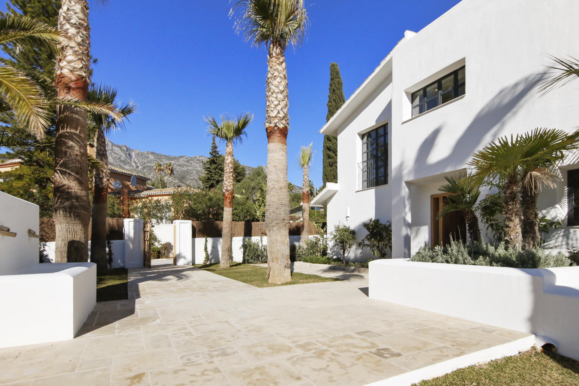 5 Bedroom Villa in Marbella - Photo 26