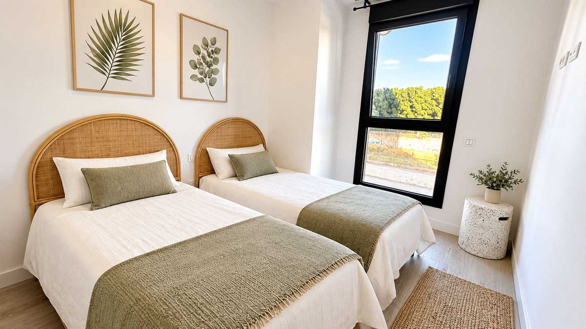 2 Bedroom Apartment in Málaga - Photo 8