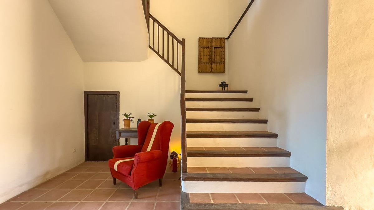 8 Bedroom Country house in Málaga - Photo 17