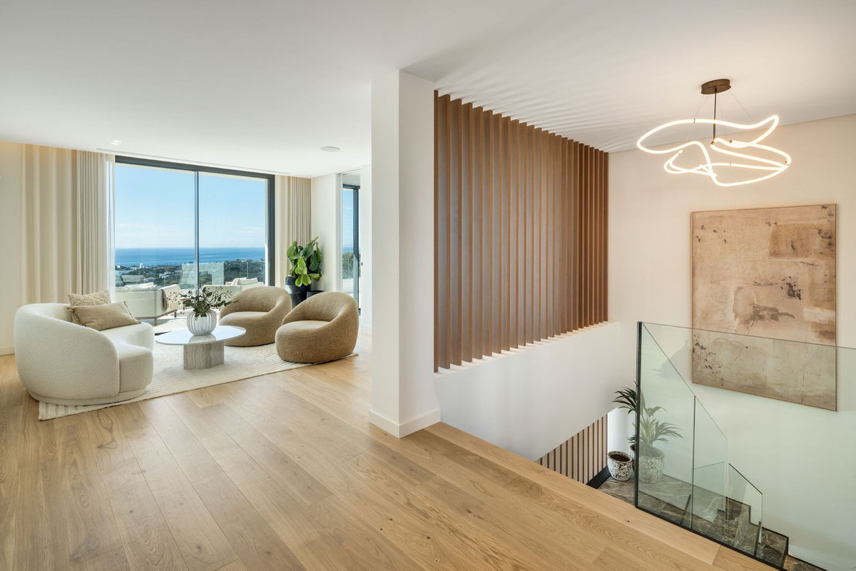 5 Bedroom Villa in Marbella - Photo 14
