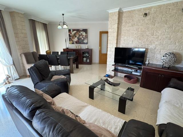 4 Bedroom Penthouse in Estepona - Photo 5