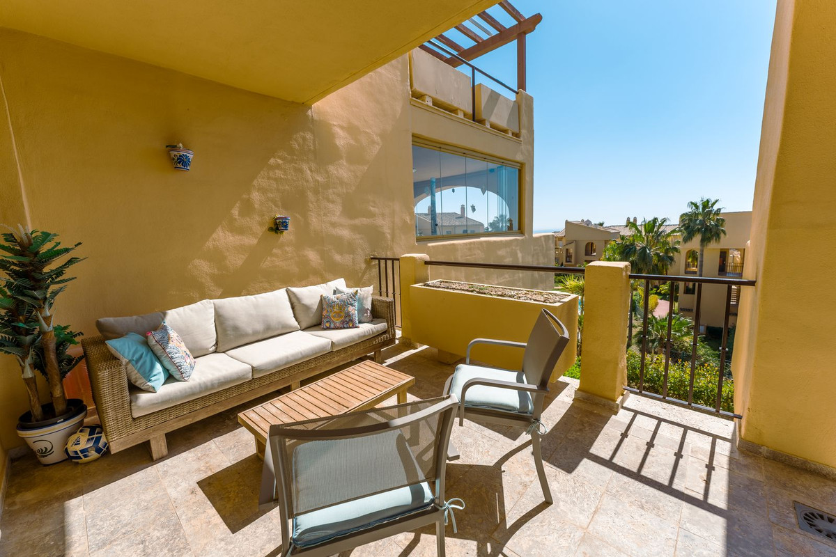 2 Bedroom Apartment in Estepona - Photo 14