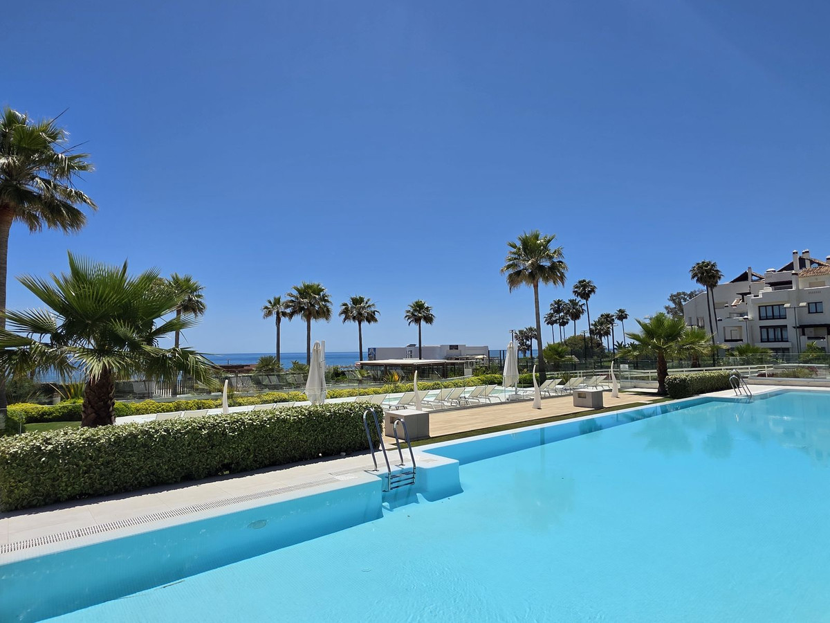 4 Bedroom Townhouse in Estepona - Photo 45