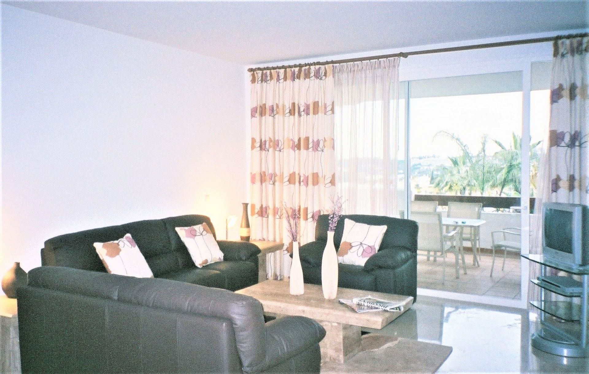 2 Bedroom Apartment in Marbella - Photo 10