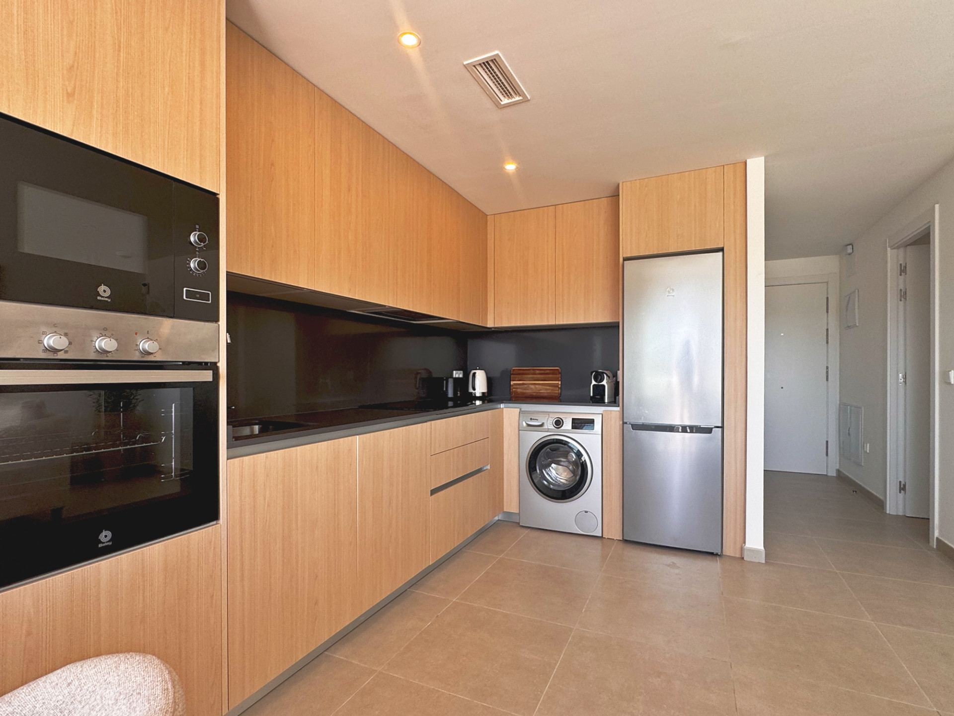 3 Bedroom Penthouse in Estepona - Photo 5