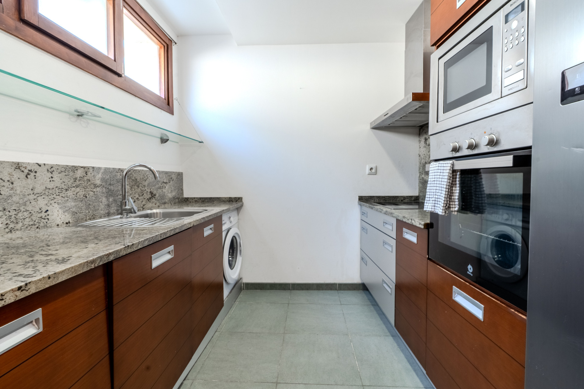3 Bedroom Apartment in Marbella - Photo 11