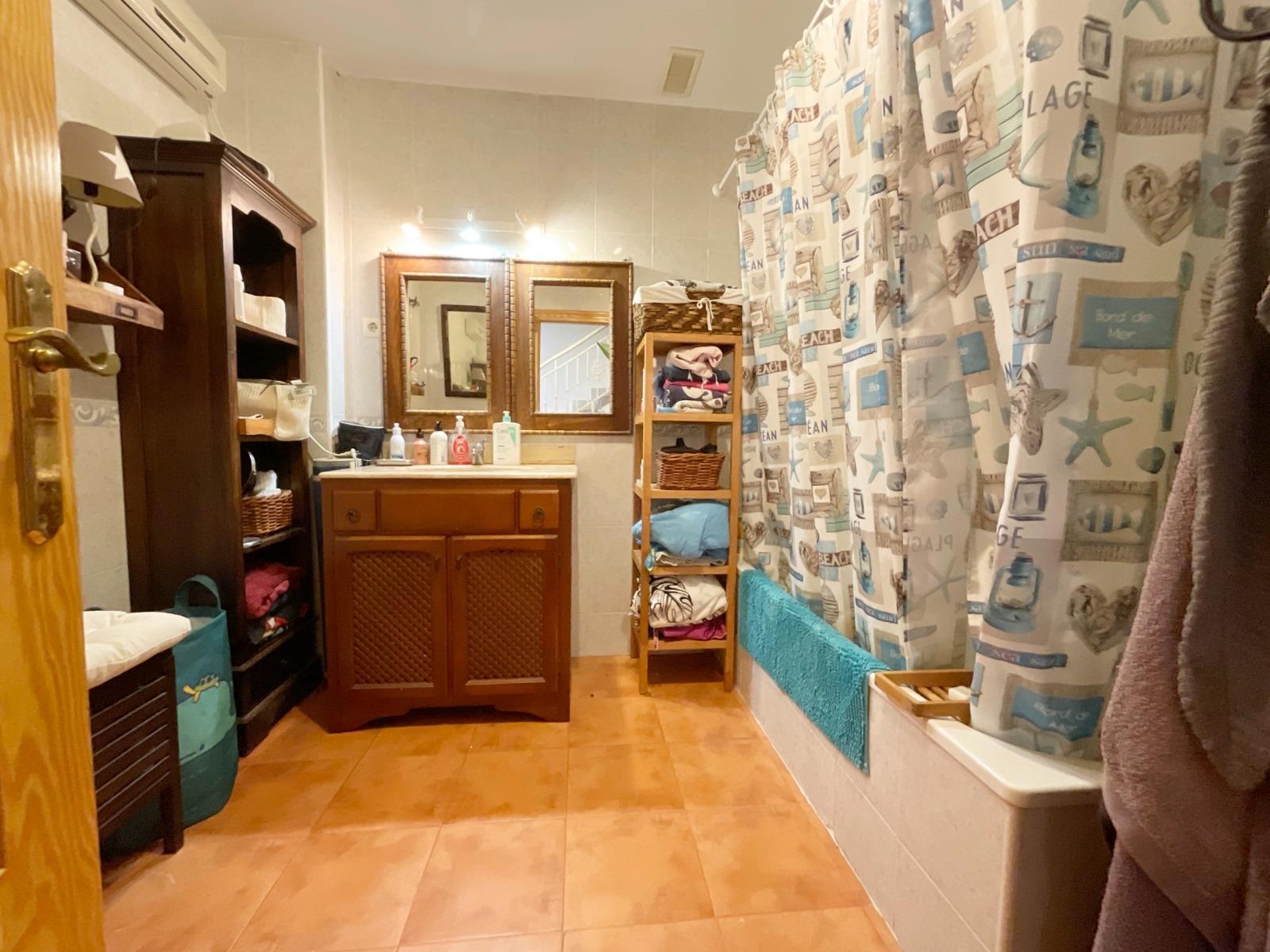 Chalet de 4 dormitorios en Murcia – Foto 23