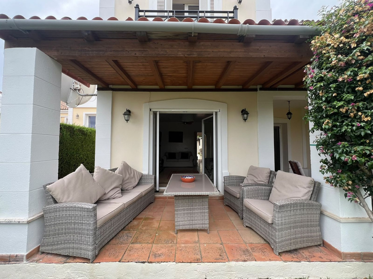 3 Bedroom Villa in La Alcaidesa - Photo 3