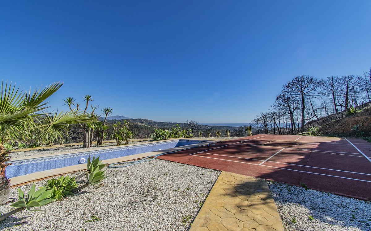 7 Bedroom Villa in Estepona - Photo 11