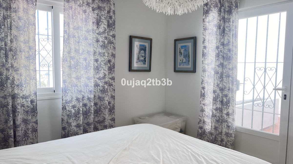 4 Bedroom Apartment in Marbella - Photo 30